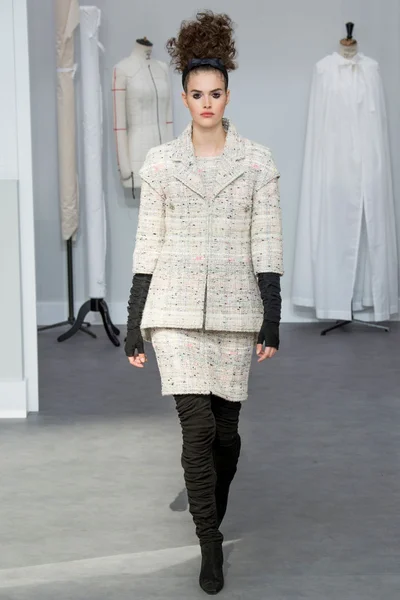 Look 28